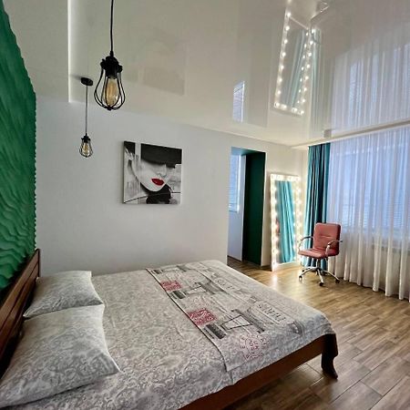 Studio Apartment Center Kremenchuk Ngoại thất bức ảnh